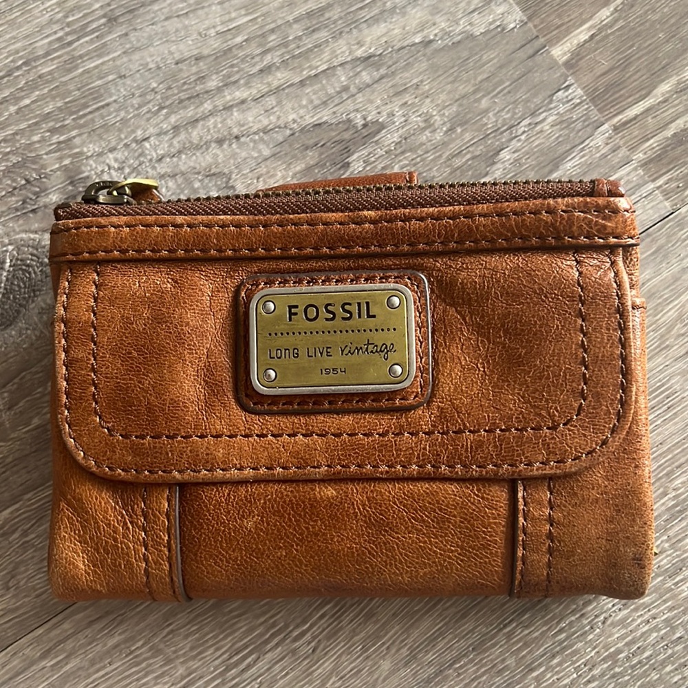 Fossil wallet in great condition